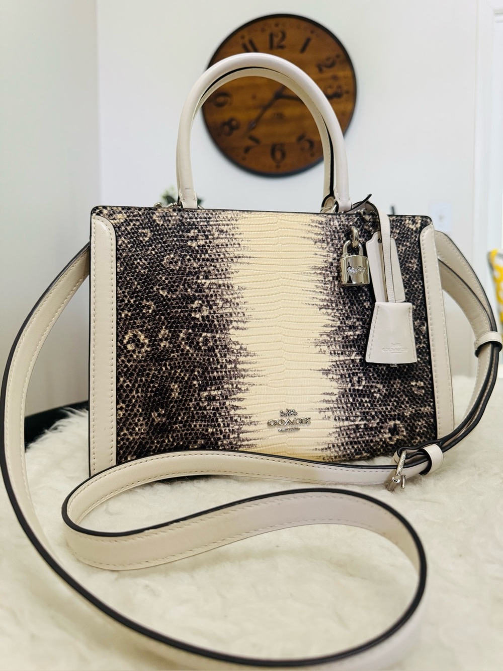 LIKE NEW Coach Zoe Carryall Satchel Chalk/Silver lizard-embossed leather R:598$ - Picture 3 of 16